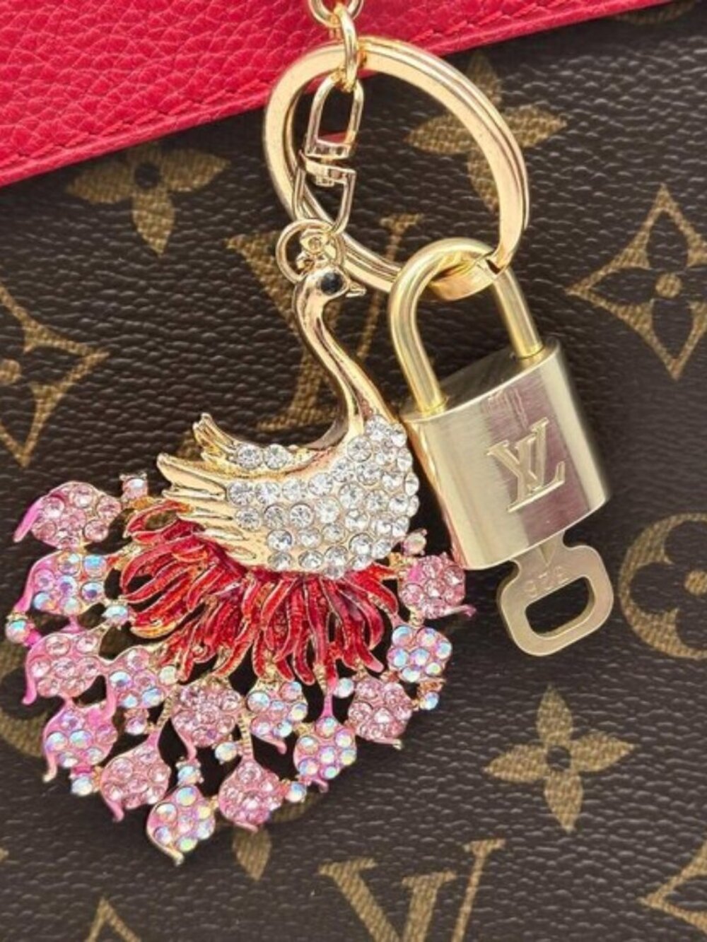 Louis Vuitton Authentic Gold Padlock 🔑Key + Stylish Unbranded Peacock Bag Charm - Picture 8 of 9